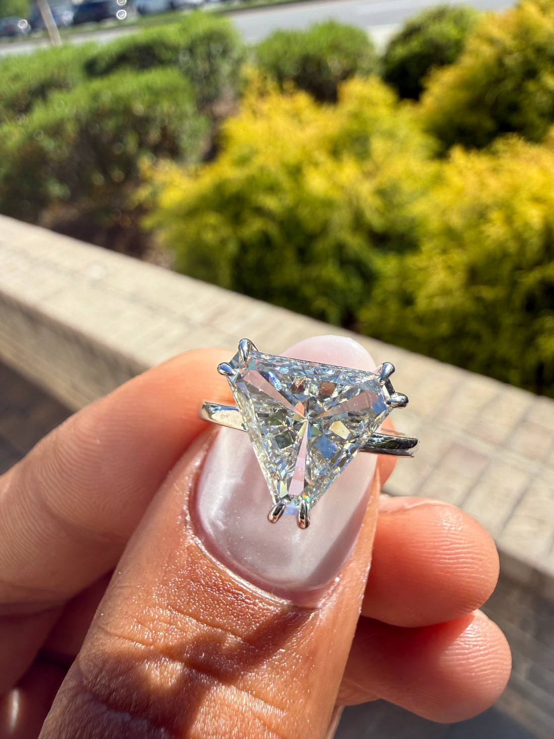 3 carat Traingle cut E vs IGI certified made with special cut handcrafted in grown diamond 14k gold