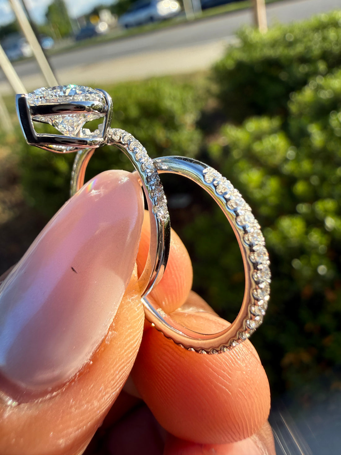3 carat heart VS cut special cut ring Vs stone with special cut on side stone fancy handcrafted in grown diamond 14k gold ( made in gold ) iGI certified Diamond
