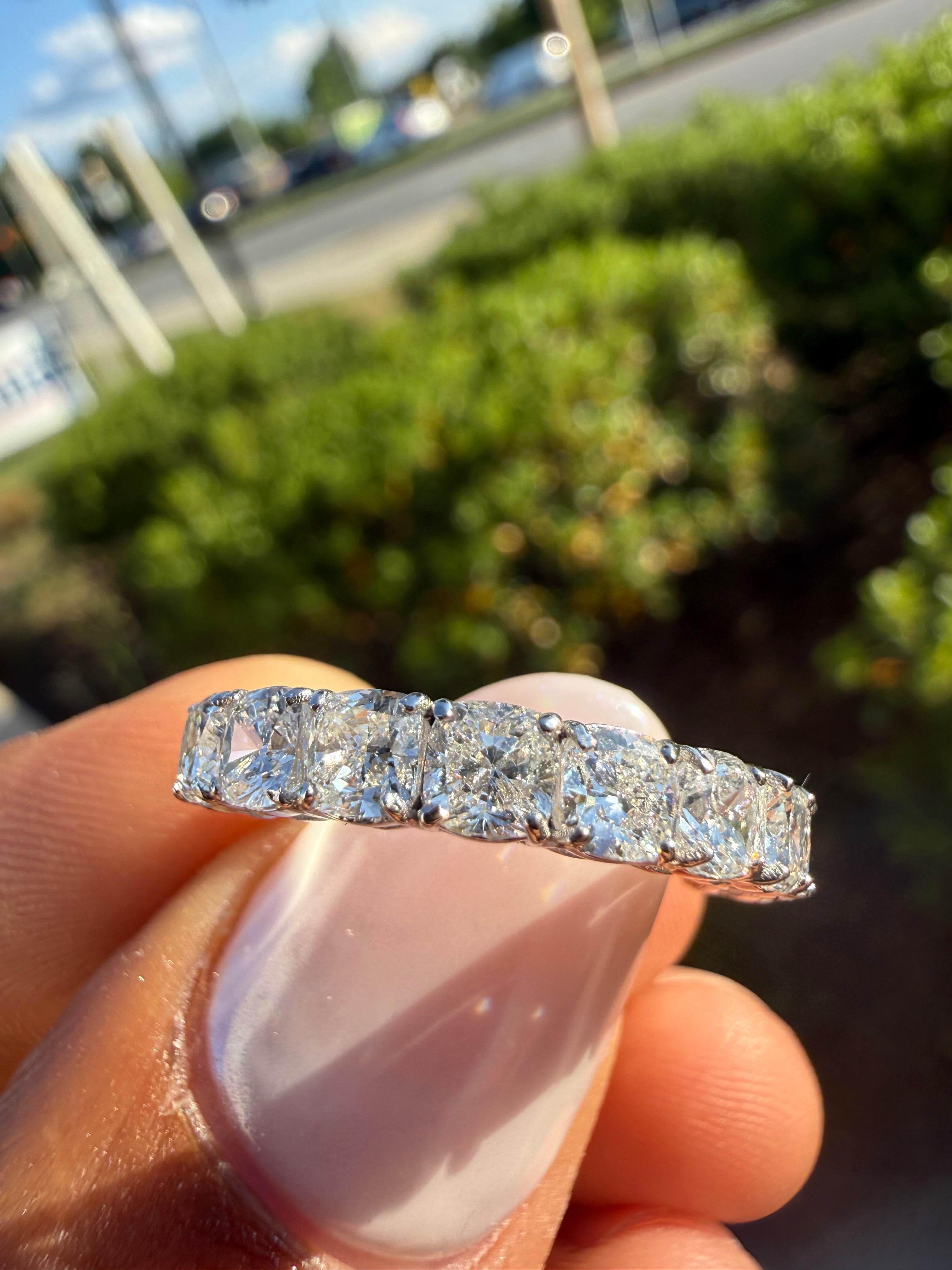 5 carat elongated cushion cut special cut ring VVS stone with special cut on side stone fancy highly handcrafted in grown diamond 14k gold ( made in gold )