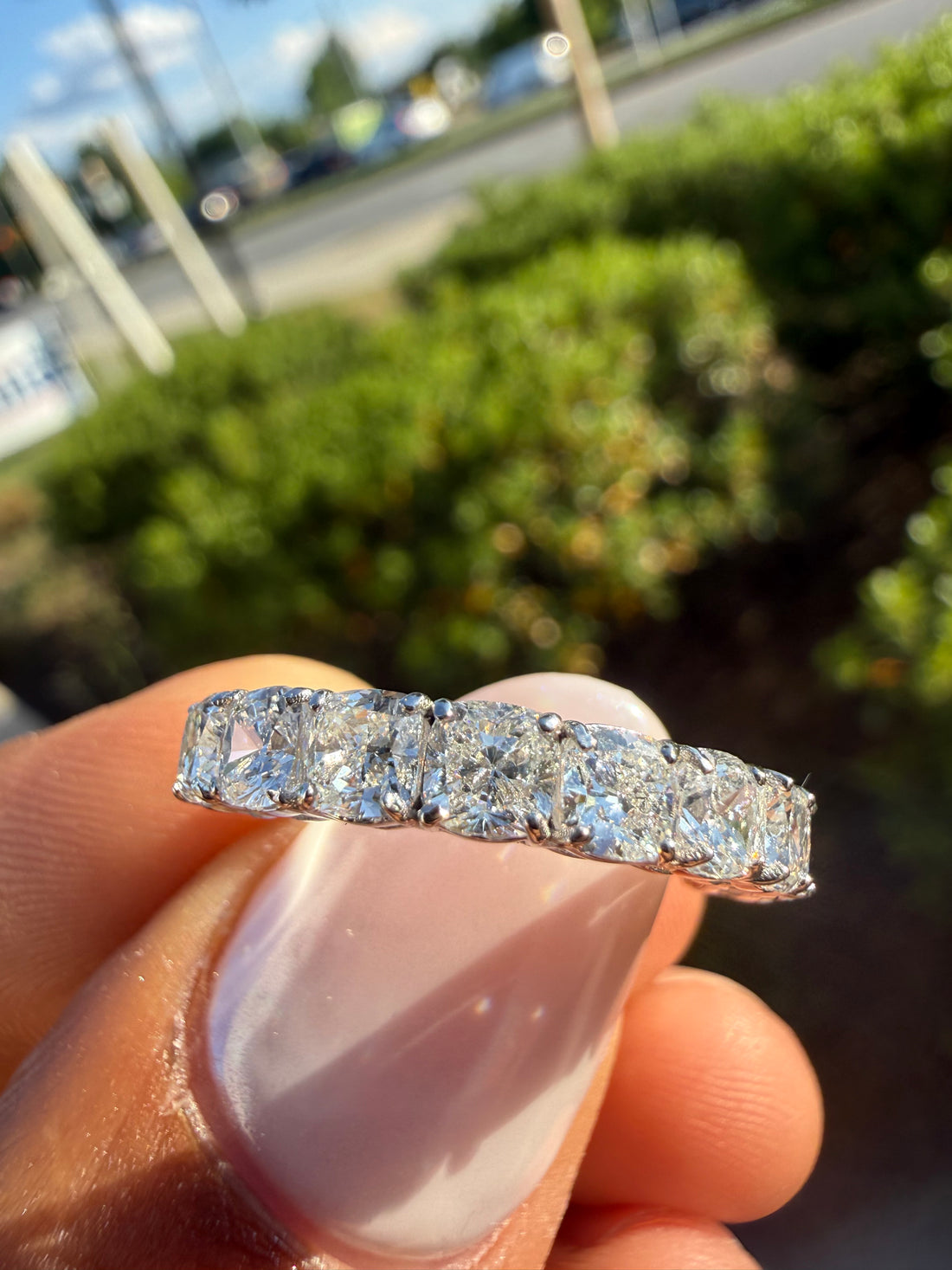 5 carat elongated cushion cut special cut ring VVS stone with special cut on side stone fancy highly handcrafted in grown diamond 14k gold ( made in gold )