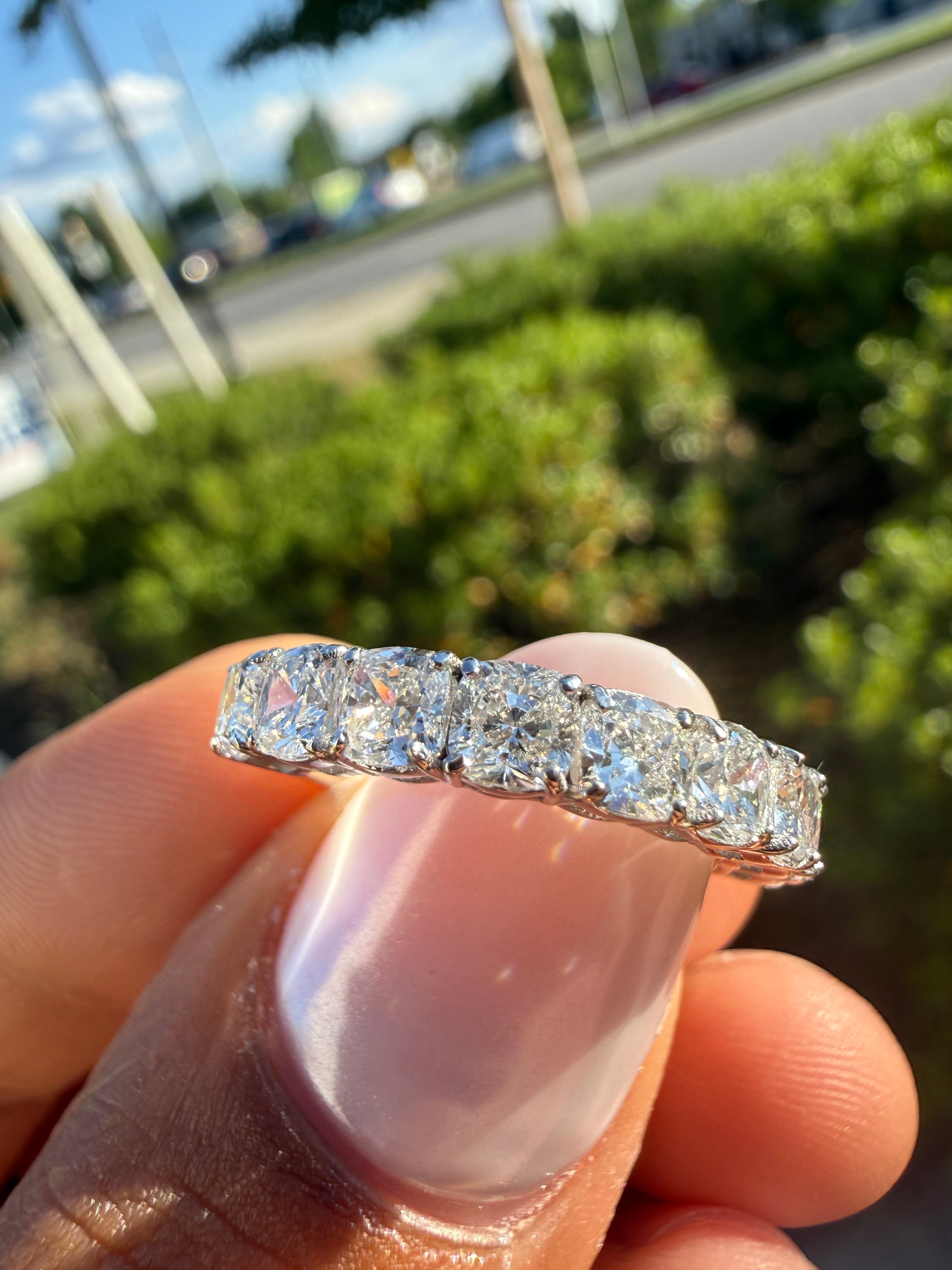 5 carat elongated cushion cut special cut ring VVS stone with special cut on side stone fancy highly handcrafted in grown diamond 14k gold ( made in gold )