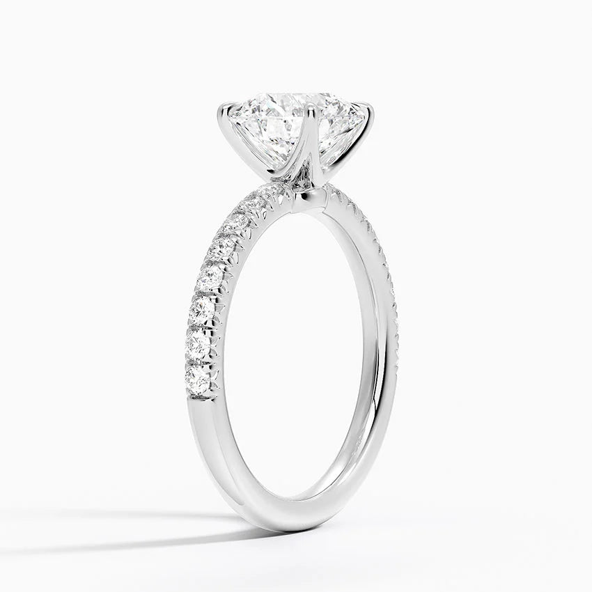 3 carat round brilliance center stone igi certified EF VS1 handcrafted  in 14k gold, IGI certified