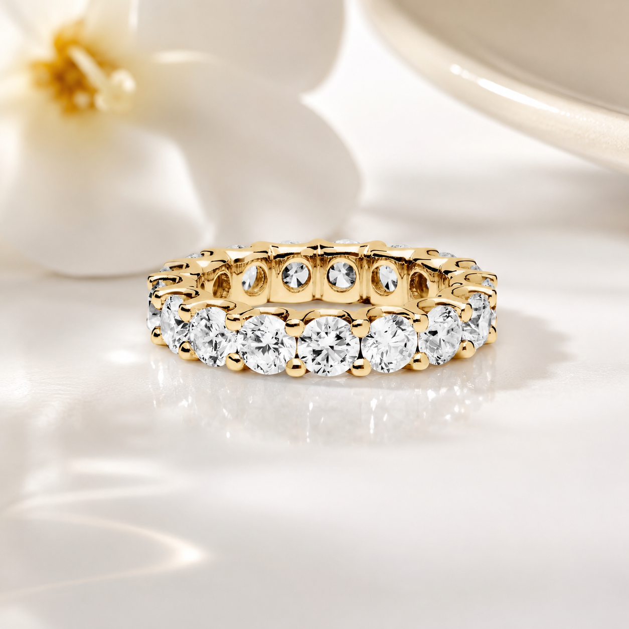 2 carat round brilliance ring E VS1 . Eye Clean stone excellent cut , handcrafted in 14k gold