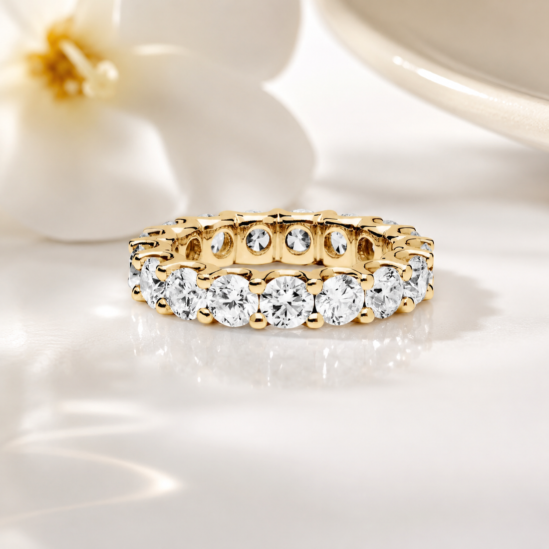 2 carat round brilliance ring E VS1 . Eye Clean stone excellent cut , handcrafted in 14k gold