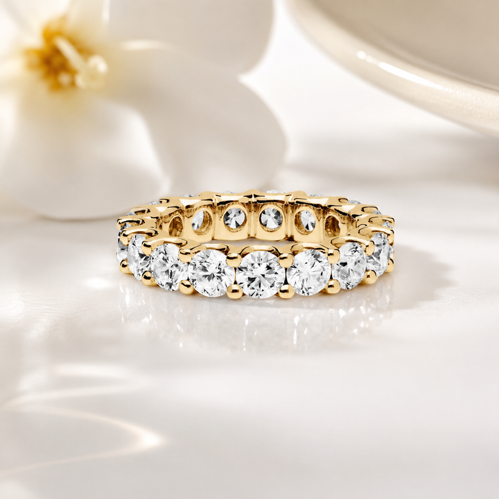 2 carat round brilliance ring E VS1 . Eye Clean stone excellent cut , handcrafted in 14k gold