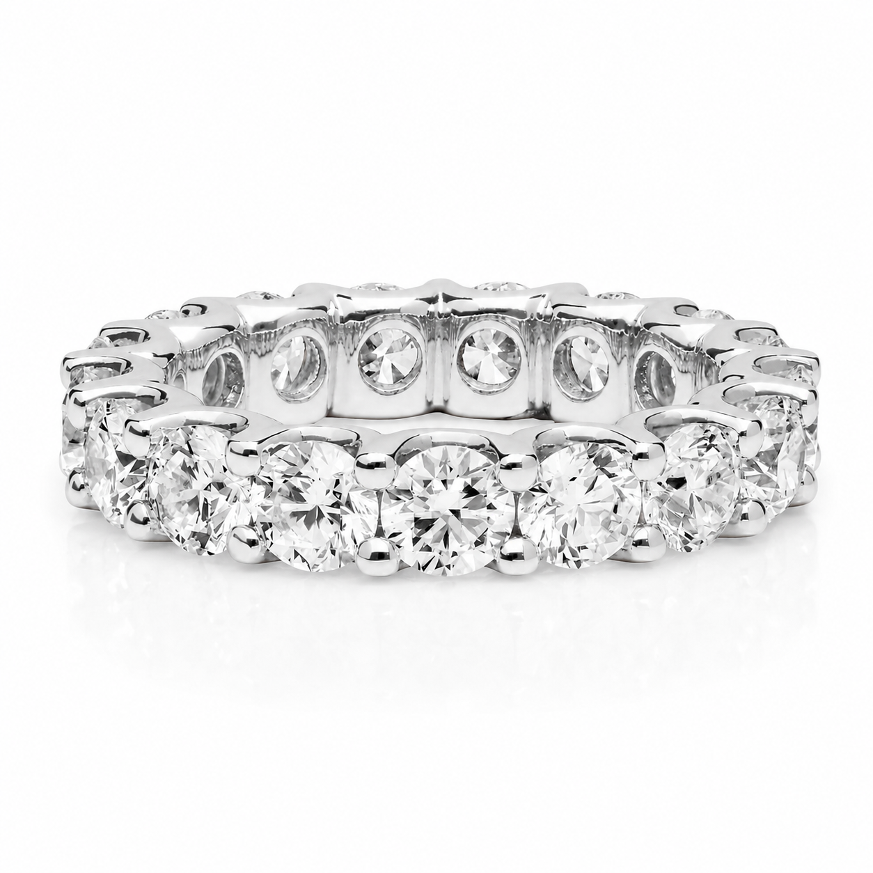 2 carat round brilliance ring E VS1 . Eye Clean stone excellent cut , handcrafted in 14k gold