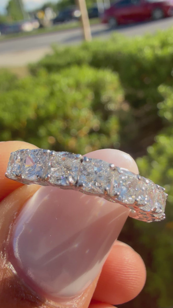 5 carat elongated cushion cut special cut ring VVS stone with special cut on side stone fancy highly handcrafted in grown diamond 14k gold ( made in gold )