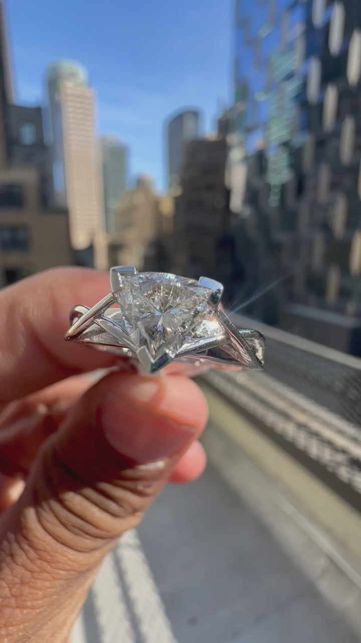 5 carat antique cut master piece handcrafted with vvs lab-grown Diamond igi certified made in 14k gold